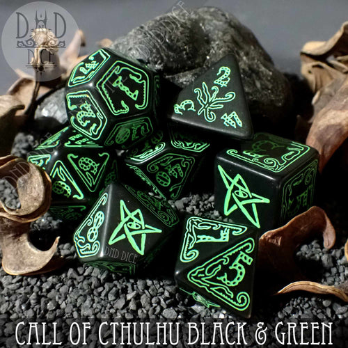 Q-Workshop Call of Cthulhu black and green 7-piece dice set engraved with tentacles and Elder Signs